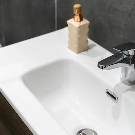 Elite - Casa Moderna Con Cortile E Parcheggio Gratuito Vakantiehuis