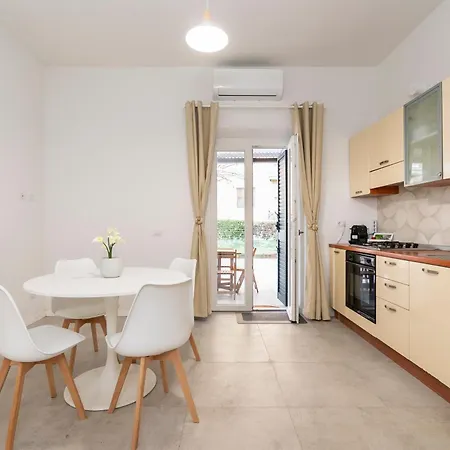 Elite - Casa Moderna Con Cortile E Parcheggio Gratuito Vakantiehuis